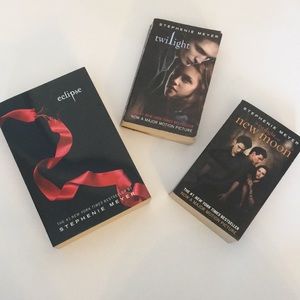 LOT of Stephanie Meyer Twilight Saga Books